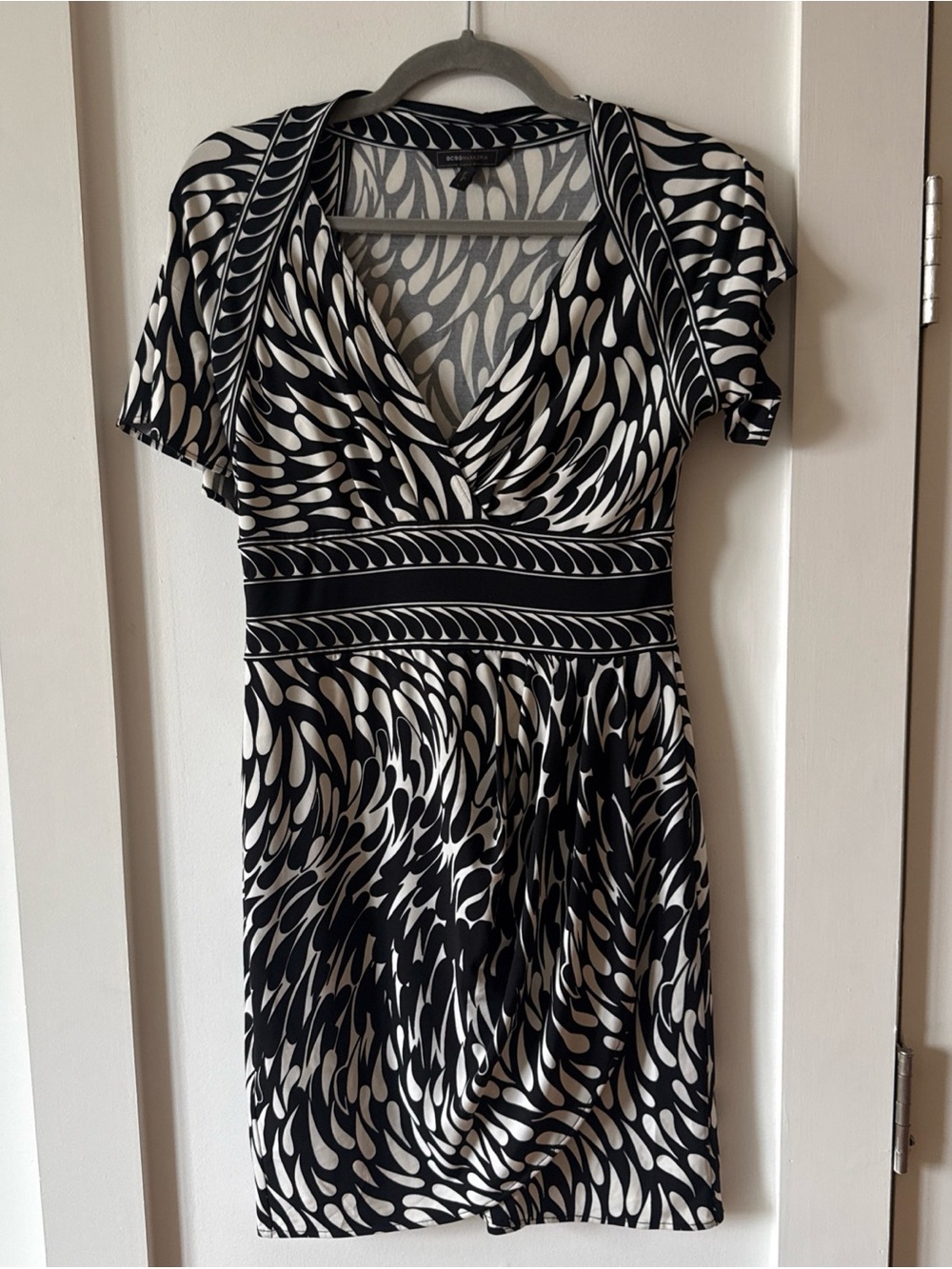 BCBG Size Small Black & White Teardrop Comb Print Short Sleeve Dress